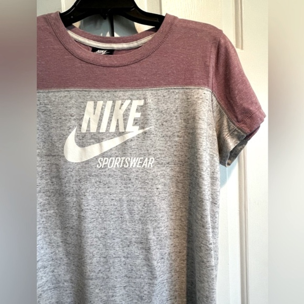 NIKE ✅ Pink & Gray Logo, Short Sleeve, Athletic T- Shirt